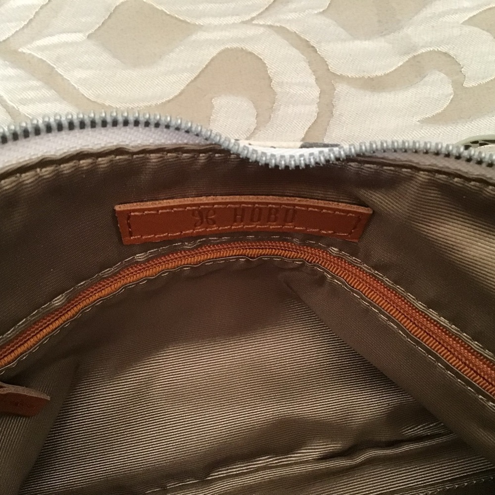 Stylish Leopard Print Boutique Crossbody Bag - Picture 11 of 13